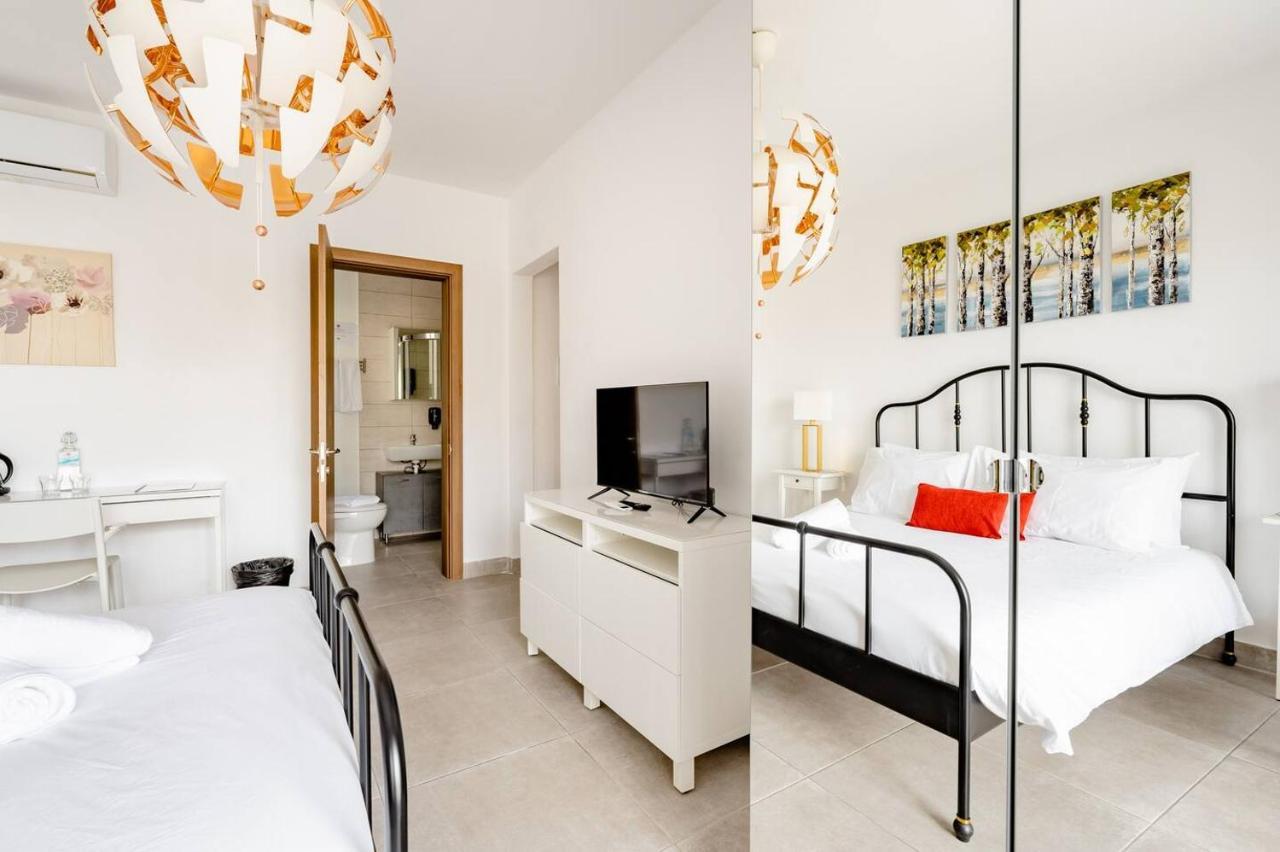 Casa Leon Malta Hotell Saint Julian's Eksteriør bilde